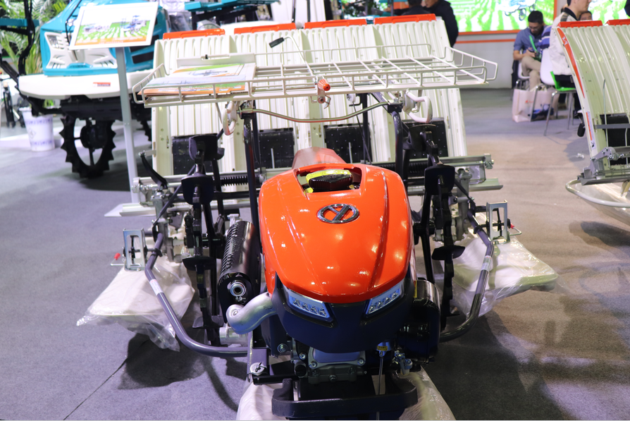 永定舉辦2026年水稻機(jī)械化作業(yè)暨新型農(nóng)機(jī)具推廣現(xiàn)場(chǎng)演示會(huì)